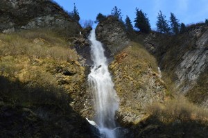 Waterfall at the bottom of Thompson pass